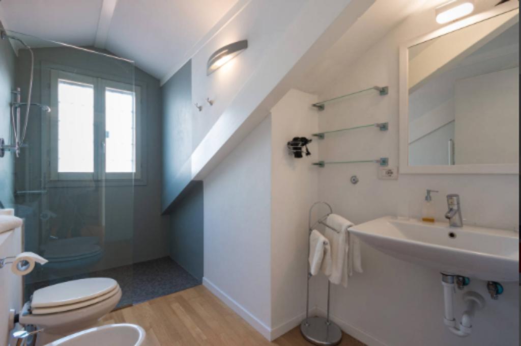 Francesco Da Paola 10 Apartment
